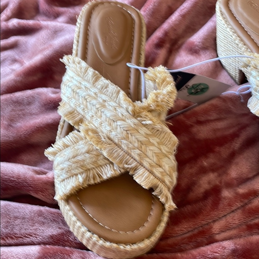 Universal Thread Tan Espadrille wedge slide Memory foam for comfort